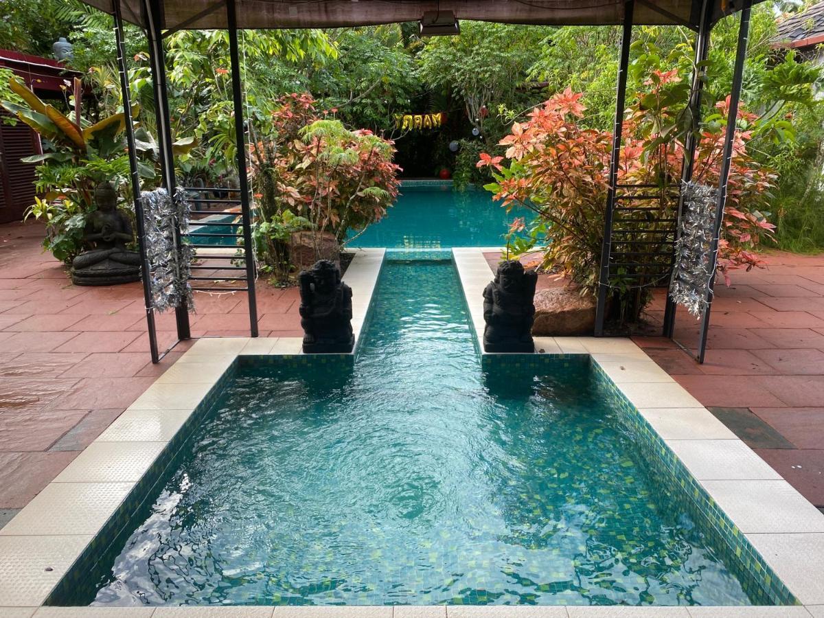 Taman Indah Resort Tamanredjo Eksteriør billede