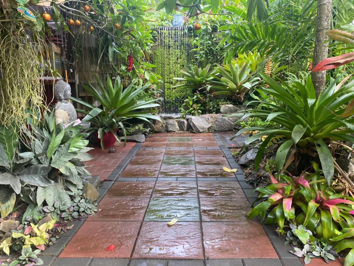 Taman Indah Resort Tamanredjo Eksteriør billede