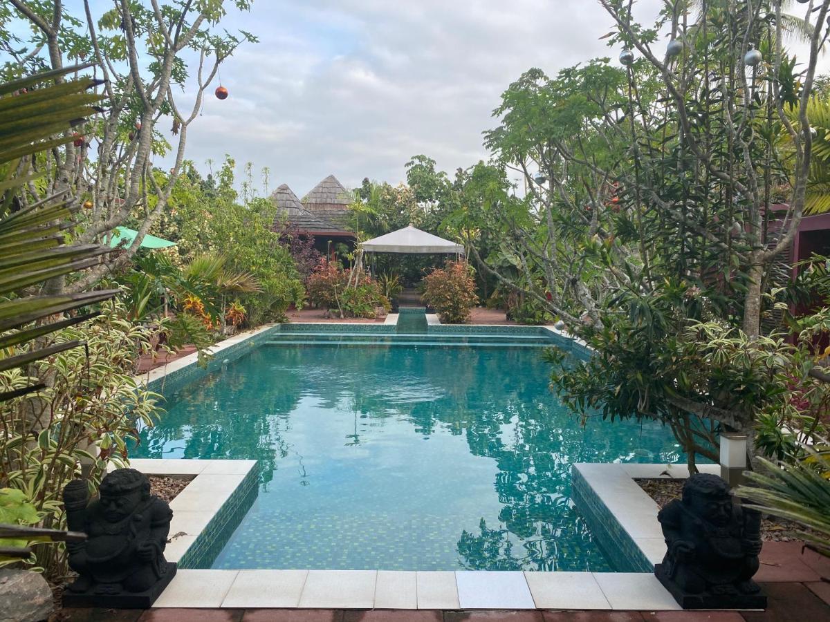 Taman Indah Resort Tamanredjo Eksteriør billede