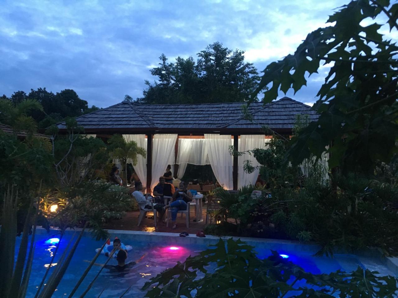 Taman Indah Resort Tamanredjo Eksteriør billede