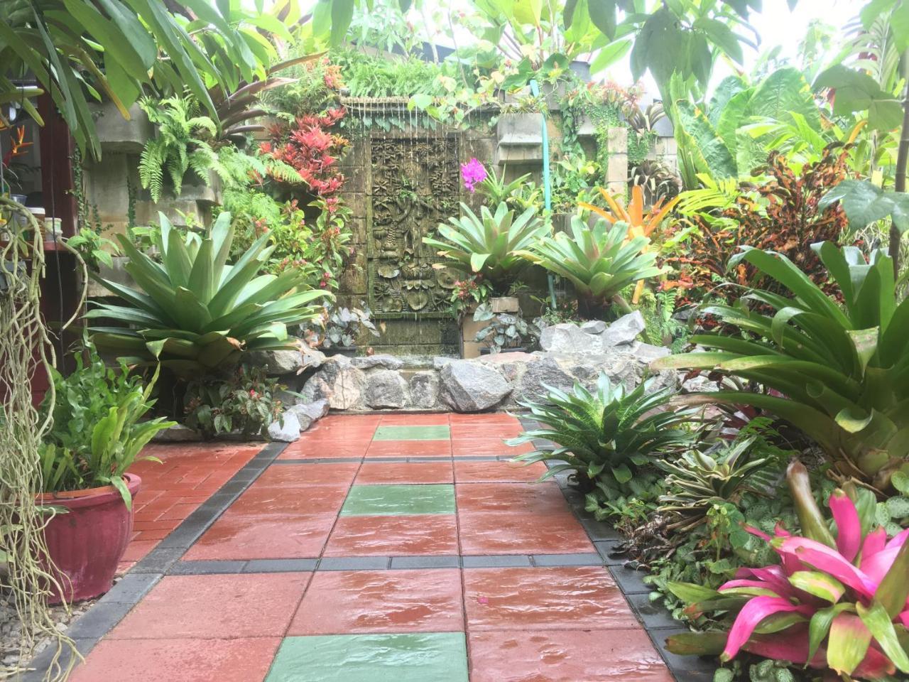 Taman Indah Resort Tamanredjo Eksteriør billede